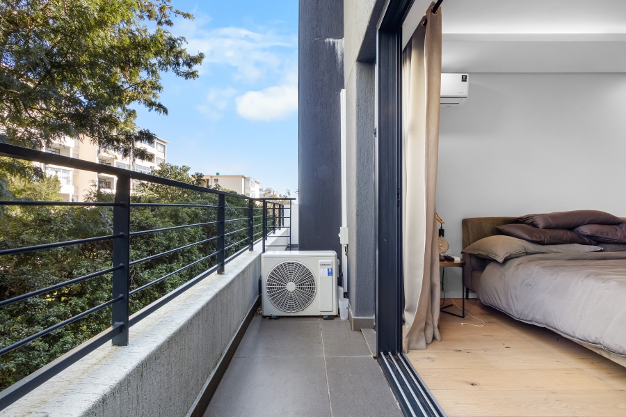 2 Bedroom Property for Sale in Sea Point Western Cape